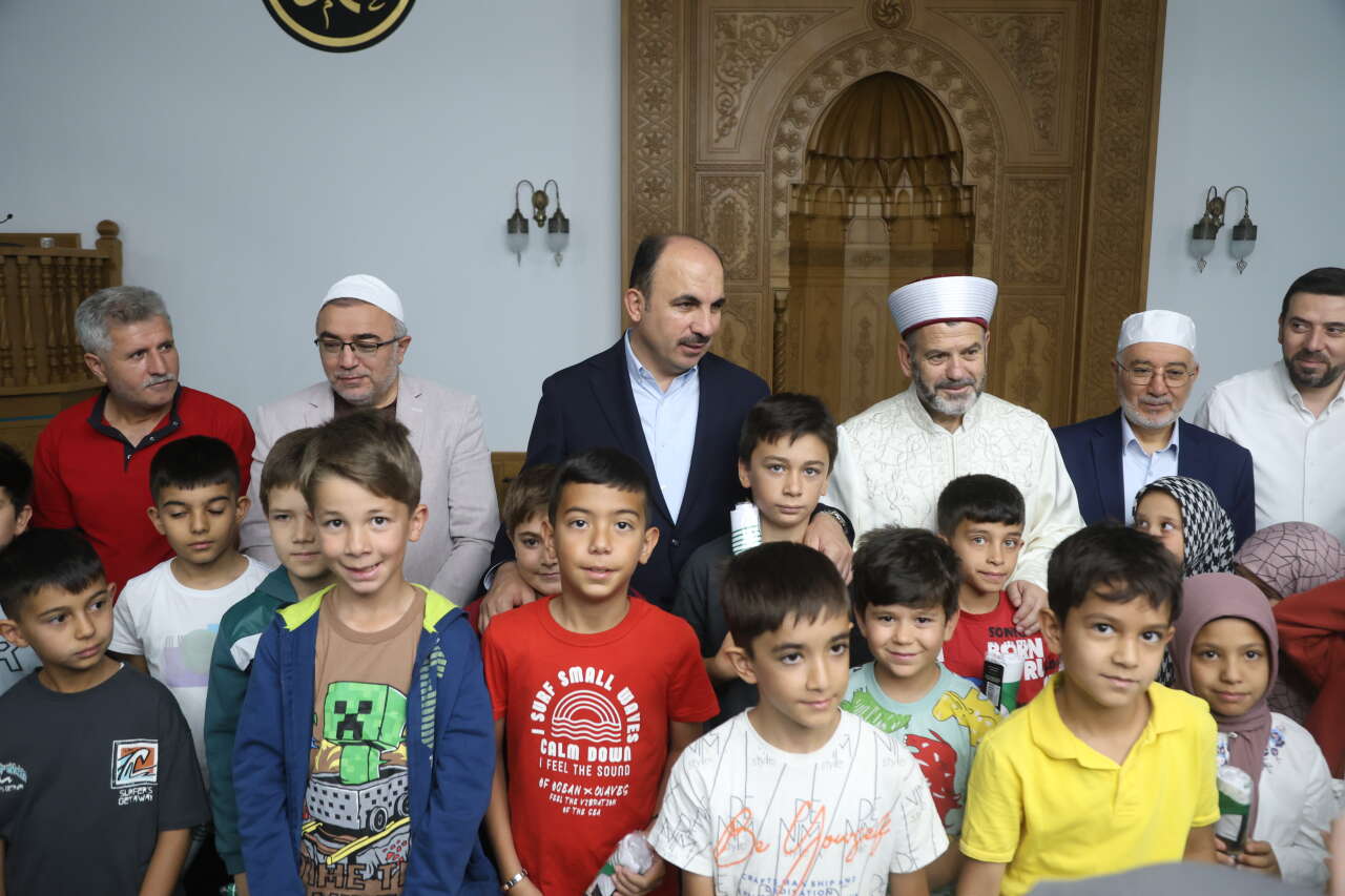 Konya’da çocuklar bisiklet için camiye koştu! Başkan Altay da coşkuya ortak oldu 1